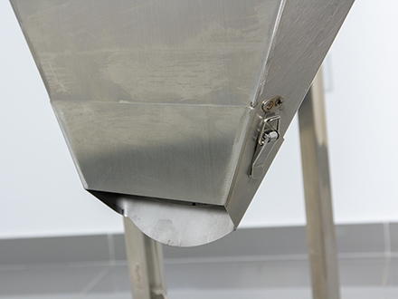 Лійка для видачі продукту